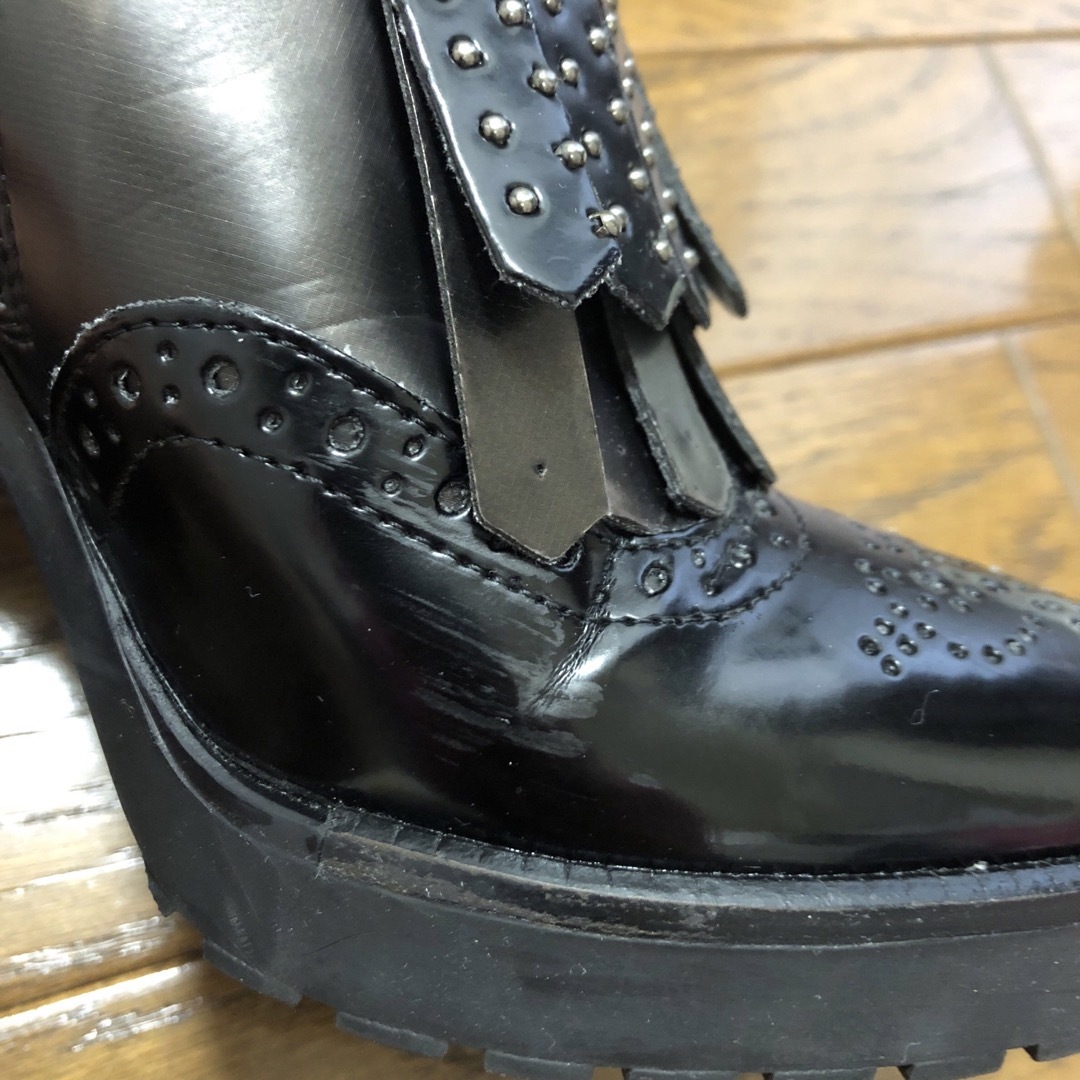ROSE BUD(ローズバッド)の【LORENZO MARI 】ウィングチップブーティ 黒 レディースの靴/シューズ(ブーティ)の商品写真