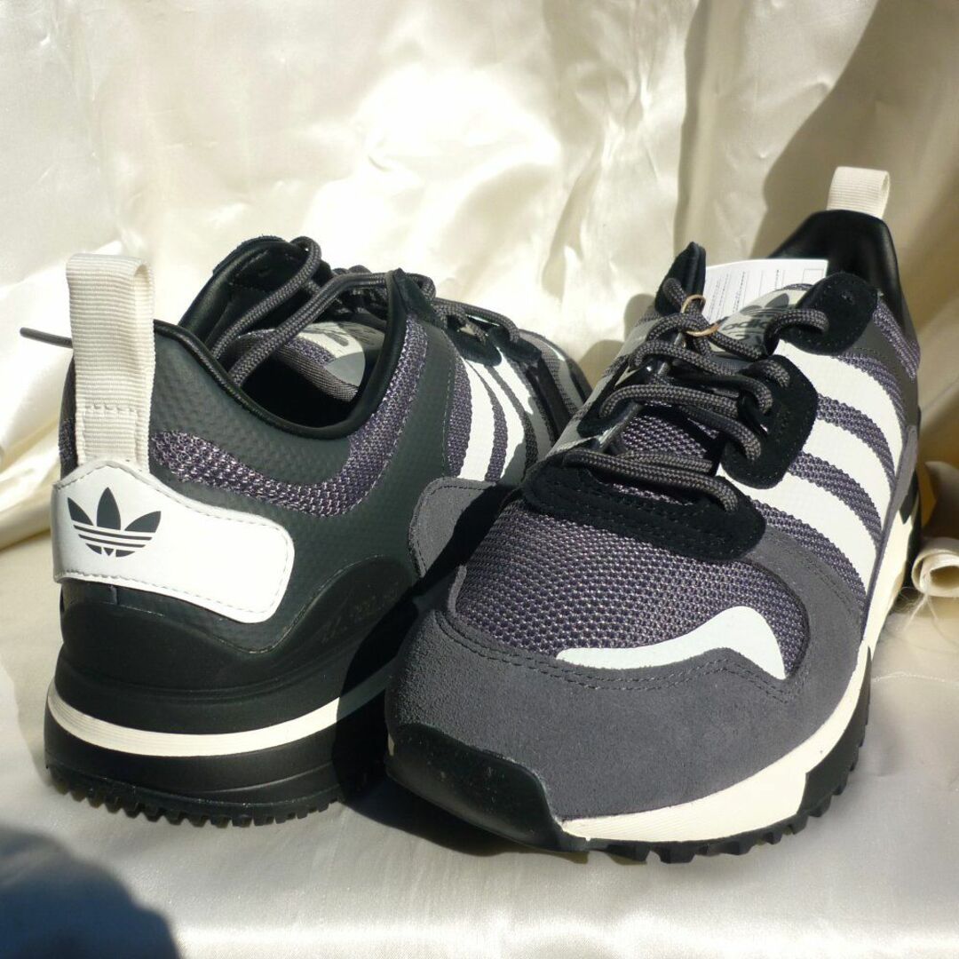 adidas(アディダス)の定価14300円26cmオリジナルス/ ZX 700 HD グレーシックス靴 メンズの靴/シューズ(スニーカー)の商品写真