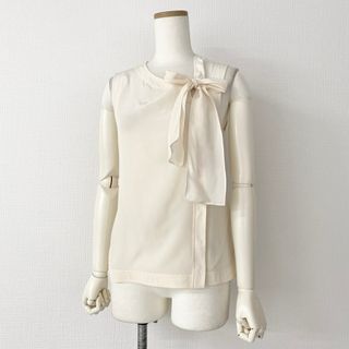 グッチ(Gucci)の5k29《美品》イタリア製 GUCCI グッチ ボウタイシルクブラウス 38 アイボリー Silk100％ ノースリーブ 春夏 ハイブランド(シャツ/ブラウス(長袖/七分))