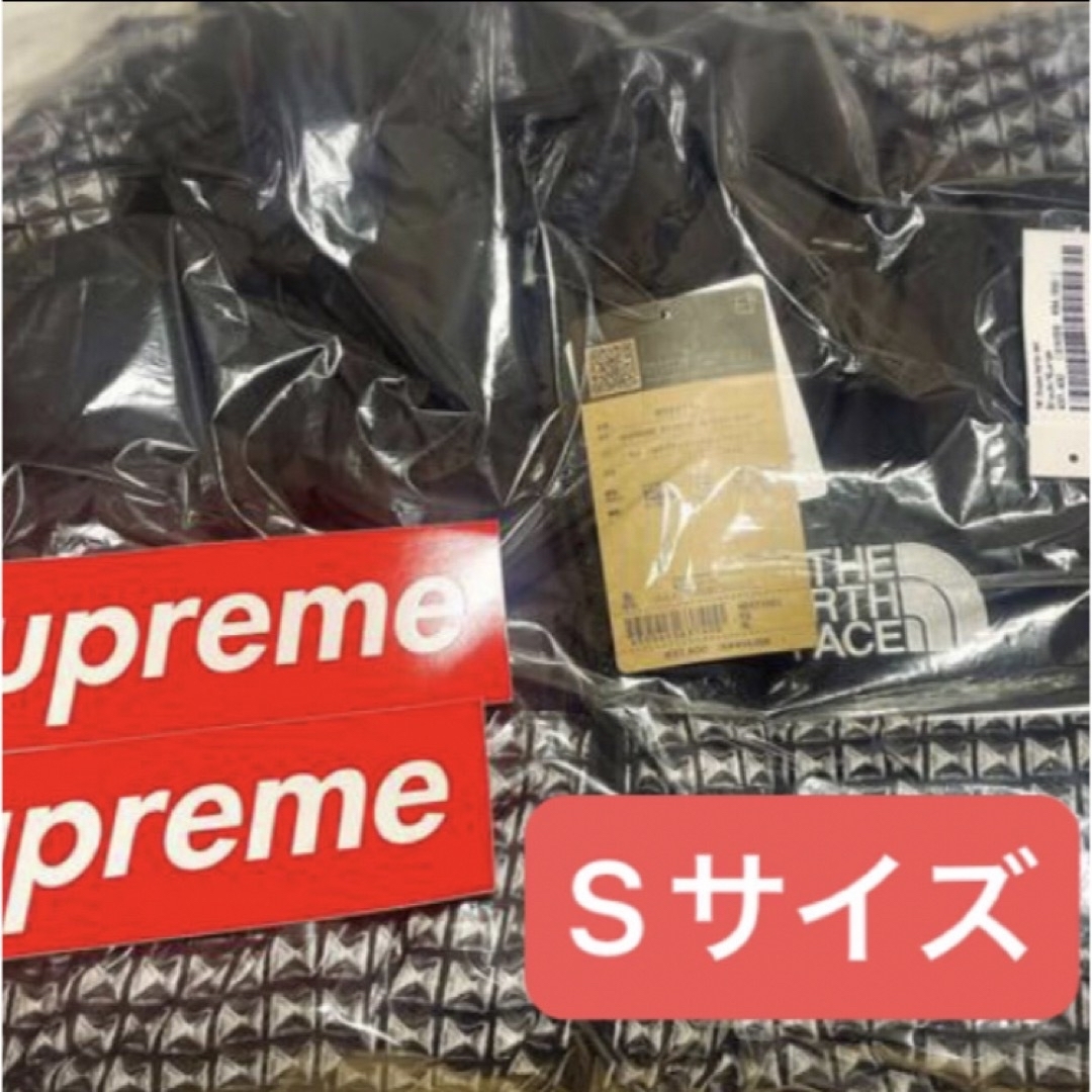 Supreme(シュプリーム)のSupreme The North Face Studded Nuptse メンズのジャケット/アウター(ダウンベスト)の商品写真