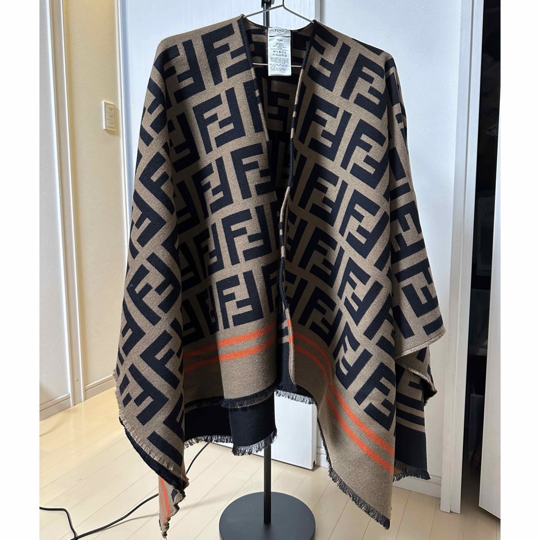 FENDI 取寄せ FFロゴ ポンチョ ケープコート フェンディ FENDI 取寄せ FFロゴ ポンチョ ケープコート フェンディ