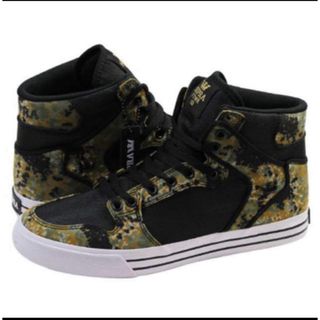 スープラ(SUPRA)の海外限定モデル SUPRA VAIDER CAMO(スニーカー)