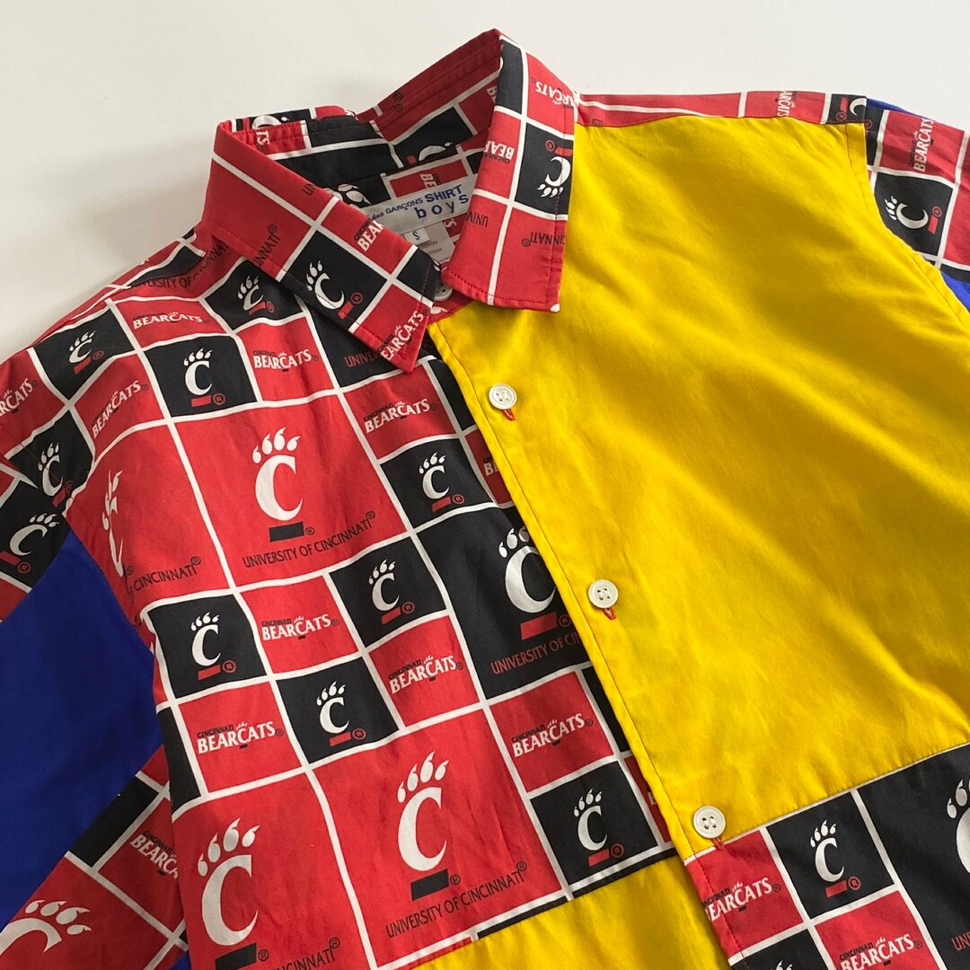 COMME des GARCONS(コムデギャルソン)の55k29《美品》フランス製 COMME des GARCONS SHIRT boys コムデギャルソンシャツ ボーイズ 19SS CINCINNATI BEARCATS SHIRT シンシナティ ベアキャッツ S マルチカラー フットボール メンズのトップス(シャツ)の商品写真