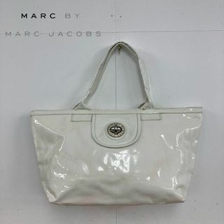 マークバイマークジェイコブス(MARC BY MARC JACOBS)のMARC BY MARC JACOBS エナメル ハンドバッグ(ハンドバッグ)