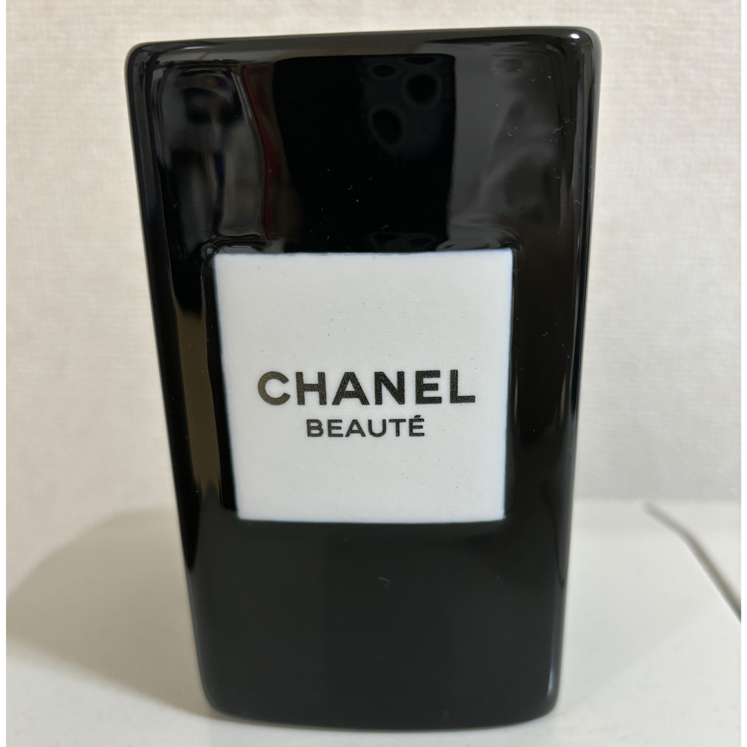 CHANEL(シャネル)のシャネル　ノベルティ　ブラシポット　陶器製 コスメ/美容のコスメ/美容 その他(その他)の商品写真