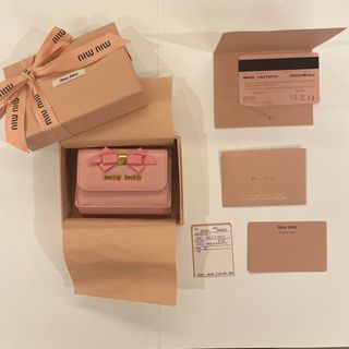 ミュウミュウ(miumiu)のmiumiu ミニウォレット　(財布)