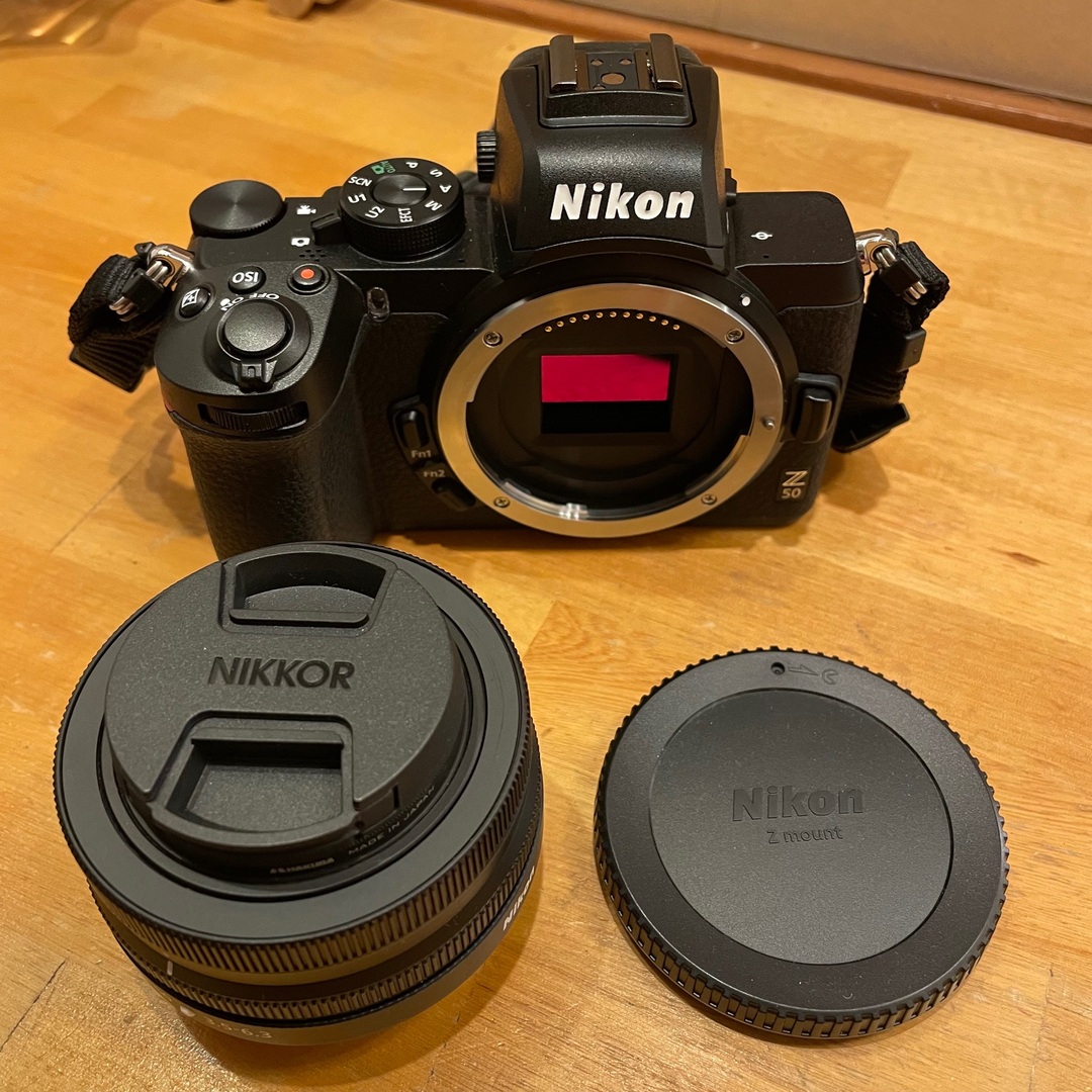 Nikon(ニコン)の保証書付！Nikon Z 50 DX 16-50 ニコン　カメラ　備品付き スマホ/家電/カメラのカメラ(ミラーレス一眼)の商品写真