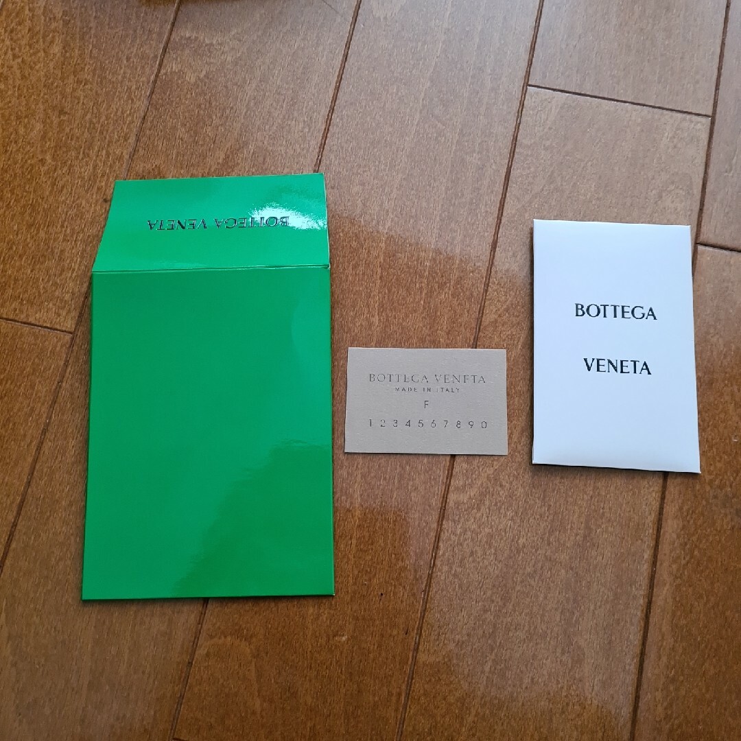 Bottega Veneta(ボッテガヴェネタ)のボッテガヴェネタ  ミニ財布  財布  小銭入れ付き レディースのファッション小物(財布)の商品写真