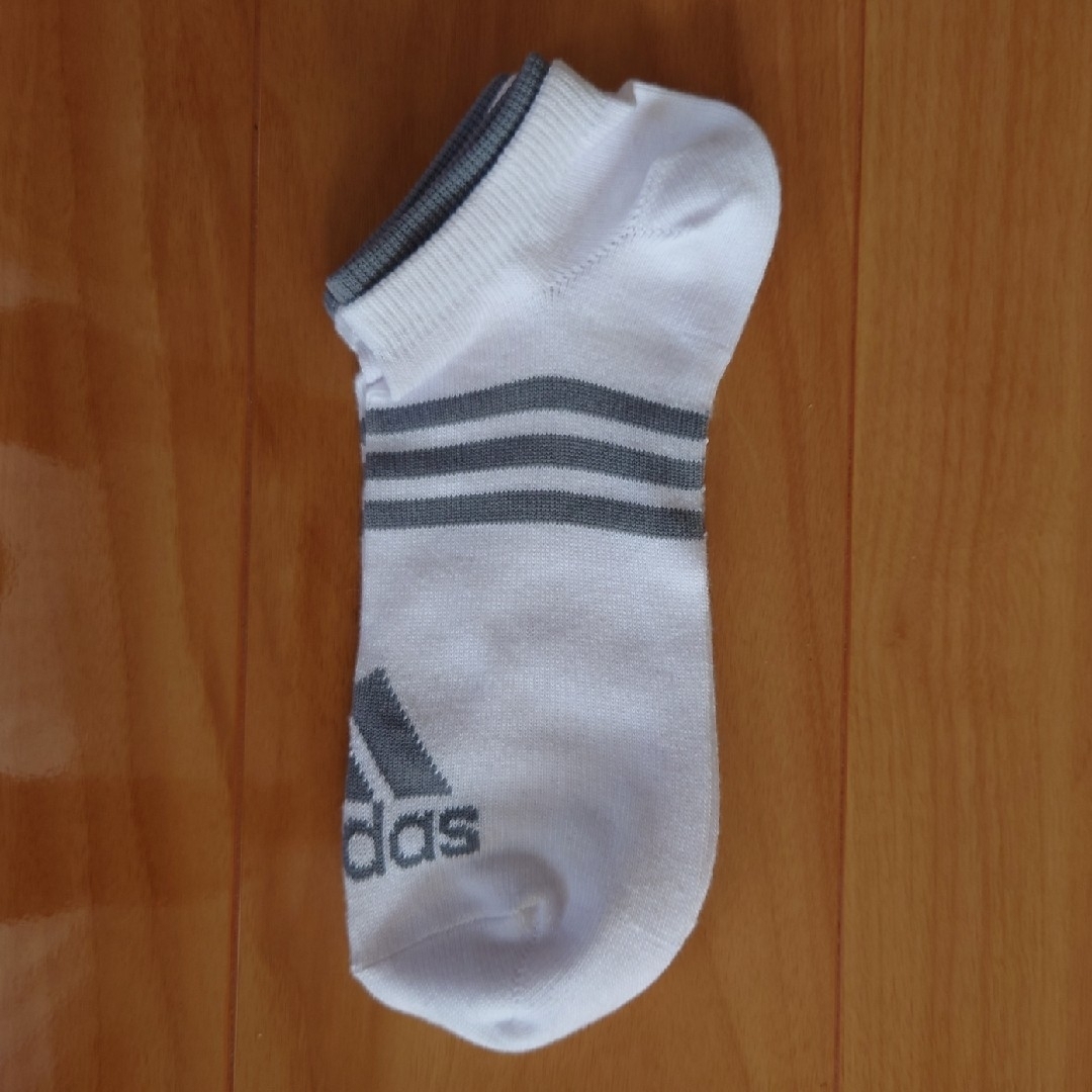 adidas(アディダス)の★新品　アディダス　スニーカーソックス　白　26〜28cm メンズのメンズ その他(その他)の商品写真