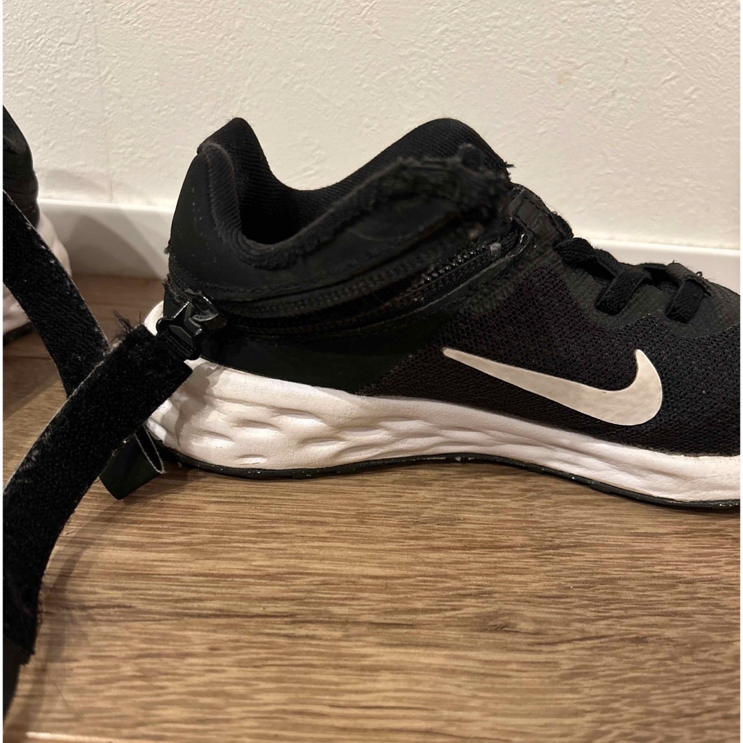 NIKE(ナイキ)のNIKE レボリューション 6 フライイーズ 19cm キッズ/ベビー/マタニティのキッズ靴/シューズ(15cm~)(スニーカー)の商品写真