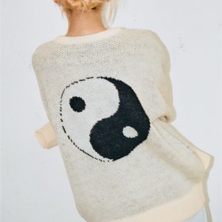 日本限定アイテムMAGATAMA KNIT SWEATER/勾玉ニットセーター(ニット/セーター)