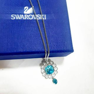 スワロフスキー(SWAROVSKI)のスワロフスキー　ブルー　フラワー　Azore Medium　ネックレス　しずく(ネックレス)