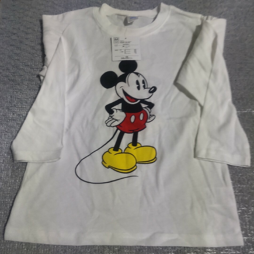 Disney(ディズニー)の値下げしました⤵️■新品未使用品■Disneyミッキー長袖Tシャツ130cm キッズ/ベビー/マタニティのキッズ服男の子用(90cm~)(Tシャツ/カットソー)の商品写真