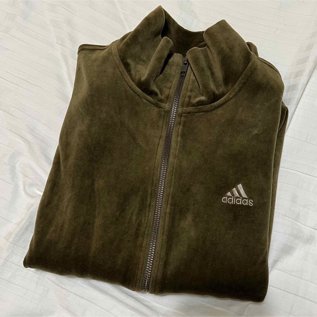 adidas(アディダス)の【希少】adidas トラックジャケット ジャージ ベロア 万国旗タグ カーキ メンズのトップス(ジャージ)の商品写真