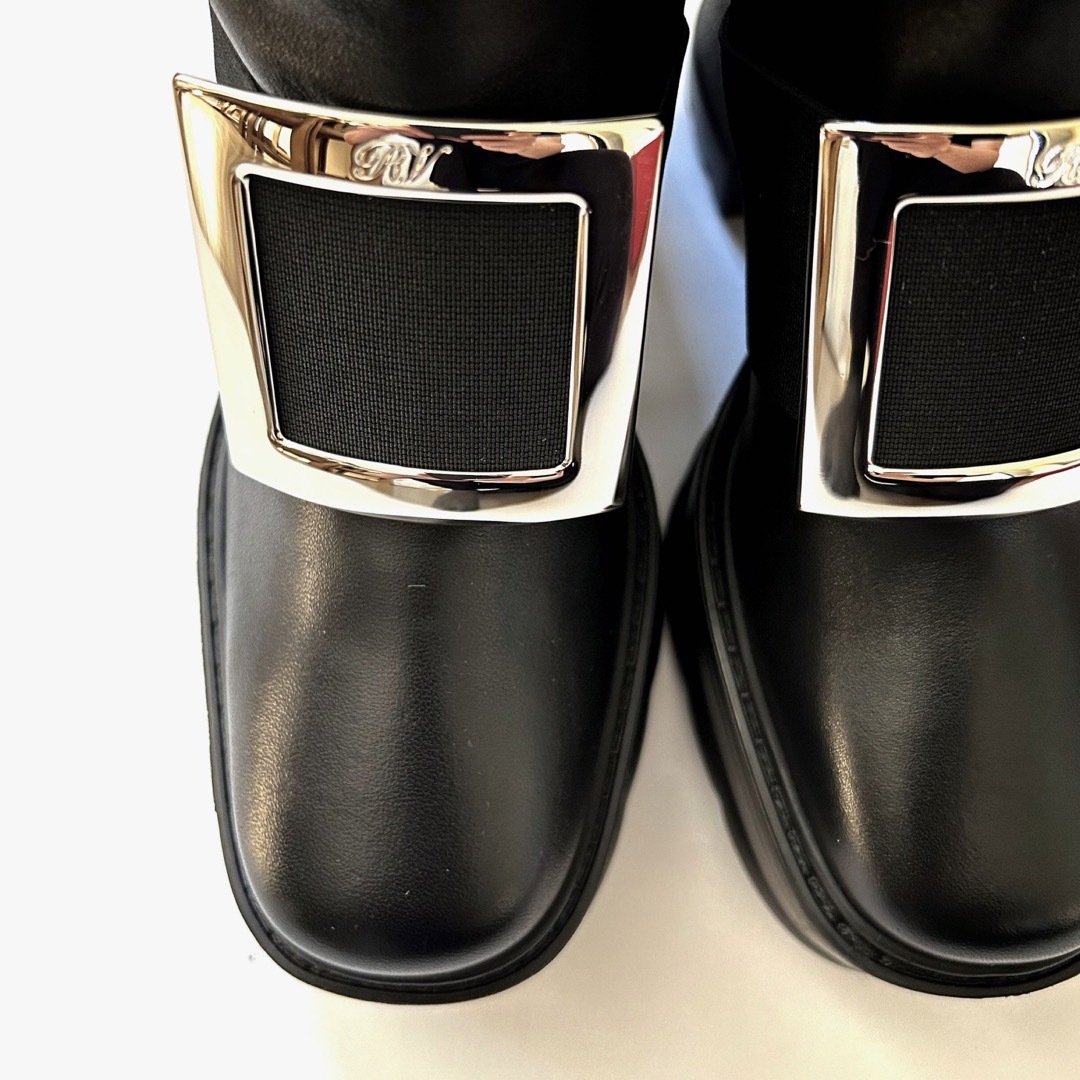 ROGER VIVIER(ロジェヴィヴィエ)の新品/35 ロジェ ヴィヴィエ サイドジップブーツ ブーツ ブラック 黒 レディースの靴/シューズ(ブーツ)の商品写真