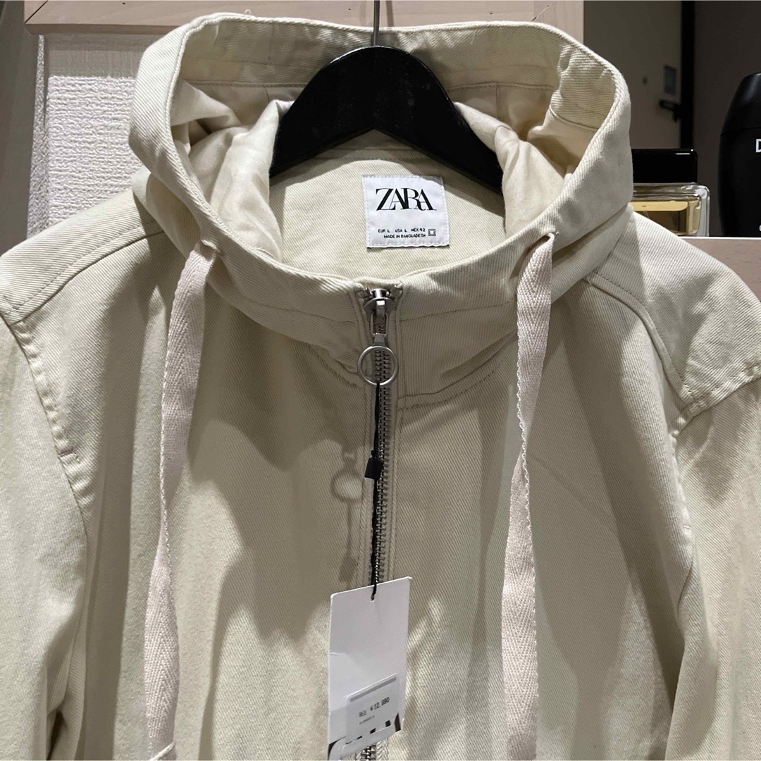 ZARA(ザラ)の新品 Zara ショートパーカ　ライトベージュ L メンズのトップス(パーカー)の商品写真
