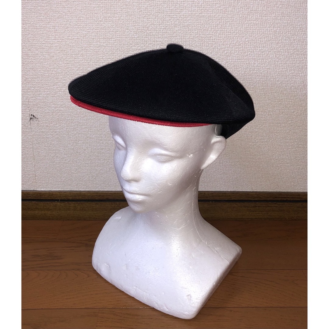 KANGOL(カンゴール)のS 美品 KANGOL ハンチングキャップ ベレー帽 ブラック レッド 黒 赤 メンズの帽子(ハンチング/ベレー帽)の商品写真