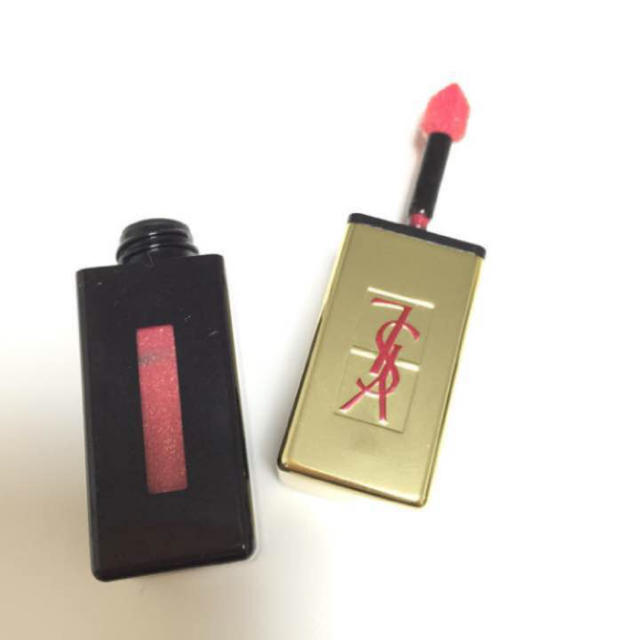 Yves Saint Laurent Beaute(イヴサンローランボーテ)の新品箱入り！サンローランルージュピユールクチュールヴェルニ44 コスメ/美容のベースメイク/化粧品(口紅)の商品写真