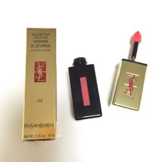 イヴサンローランボーテ(Yves Saint Laurent Beaute)の新品箱入り！サンローランルージュピユールクチュールヴェルニ44(口紅)