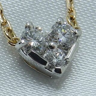 天然ダイヤモンドのペンダントネックレス【K18】(ネックレス)