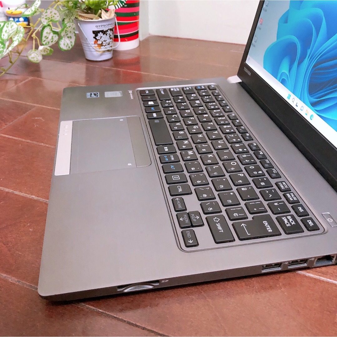東芝 - 綺麗、スリム、軽量、コアi5、メモリ8G、Win11 高速SSD256G
