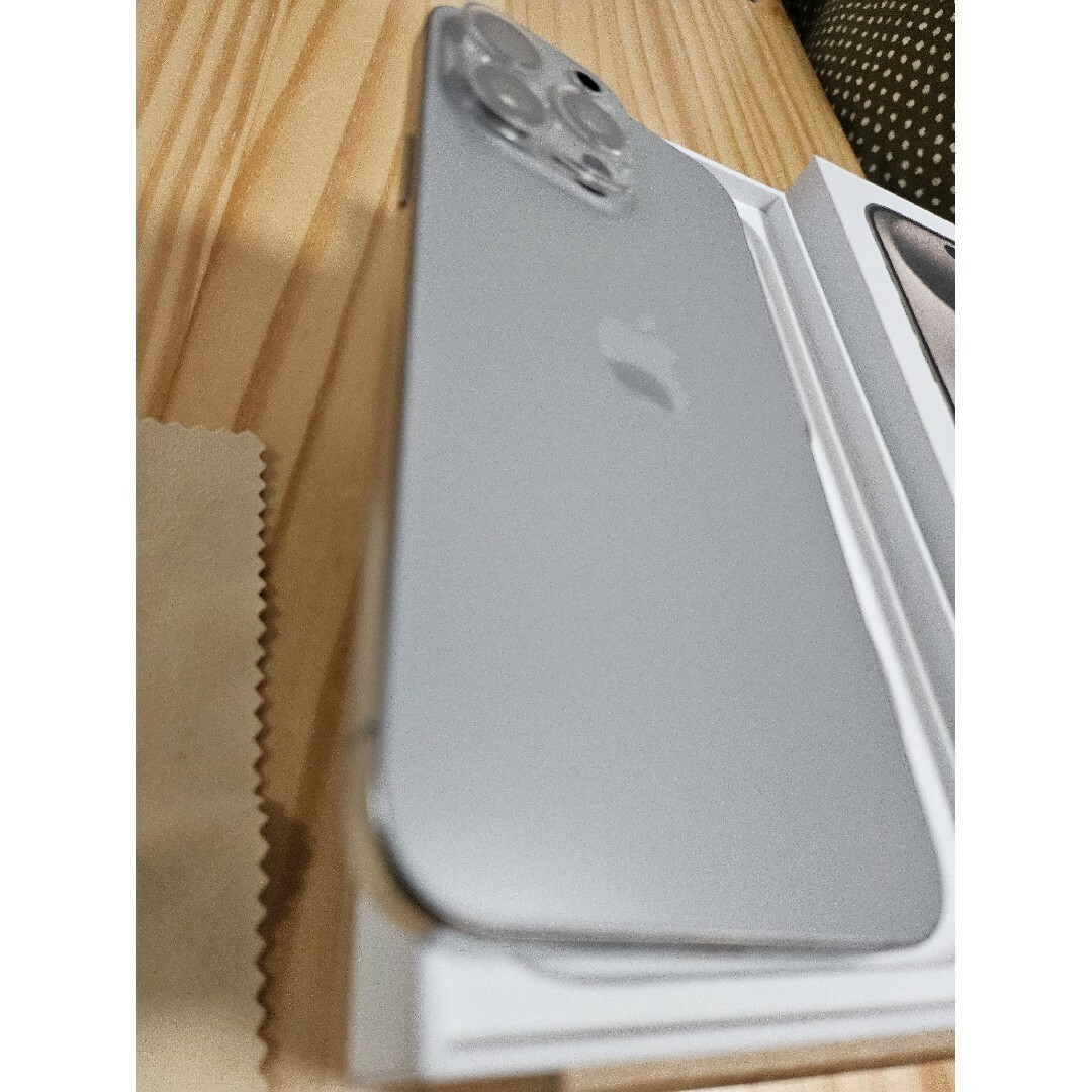 iPhone(アイフォーン)の新品同様！iPhone 15 Pro Max ナチュラルチタニウム 512 GB スマホ/家電/カメラのスマートフォン/携帯電話(スマートフォン本体)の商品写真