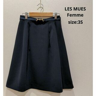 LES MUES Femme ベルト付 フレアスカート ネイビー 3S(ひざ丈スカート)