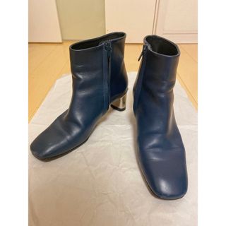 CELINE(ブーツ ・ ブルー・ネイビー/青色系)のフリマアイテム一覧 CELINE(ブーツ ・ ブルー・ネイビー/青色系)のフリマアイテム一覧