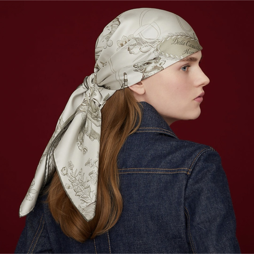 HERMES - エルメス スカーフ カレ90 ダブルフェイス デッラ HERMES - エルメス スカーフ カレ90 ダブルフェイス デッラ