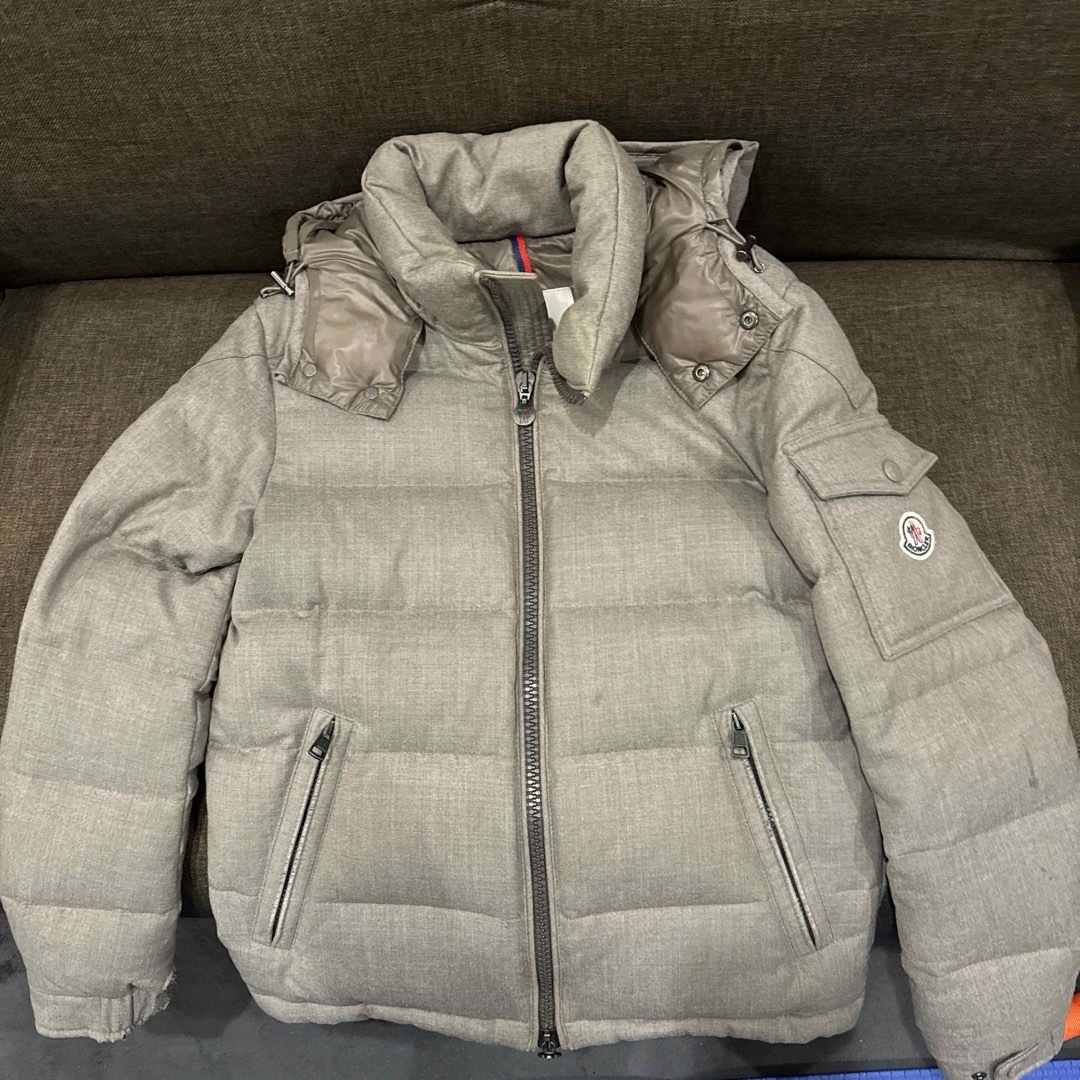 MONCLER(モンクレール)のモンクレールモンジュネーブル ダウンジャケット　ベージュ　1 メンズのジャケット/アウター(ダウンジャケット)の商品写真