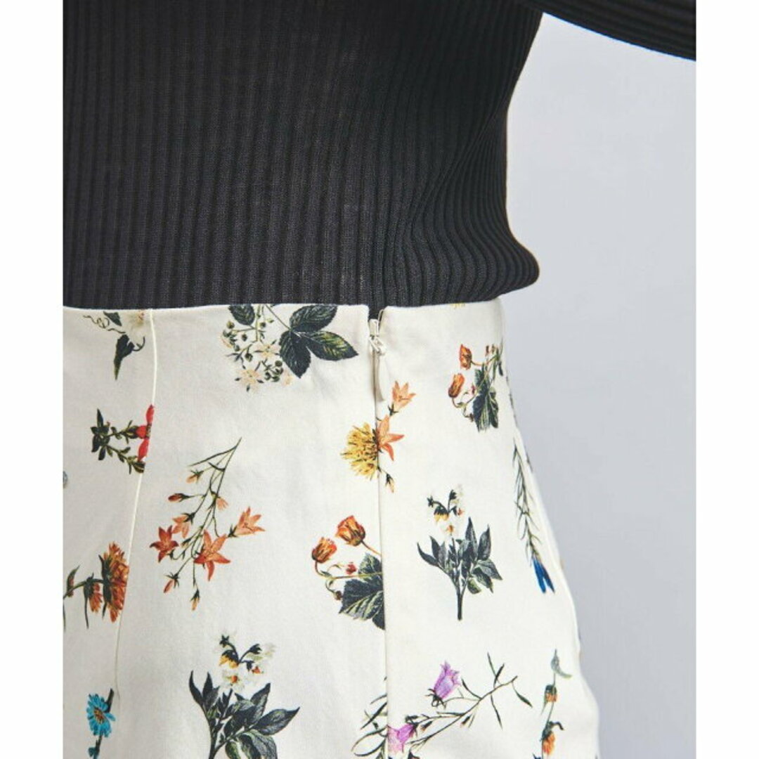 UNITED ARROWS(ユナイテッドアローズ)の【OFF WHITE】C ボタニカル セミフレア スカート レディースのスカート(ロングスカート)の商品写真