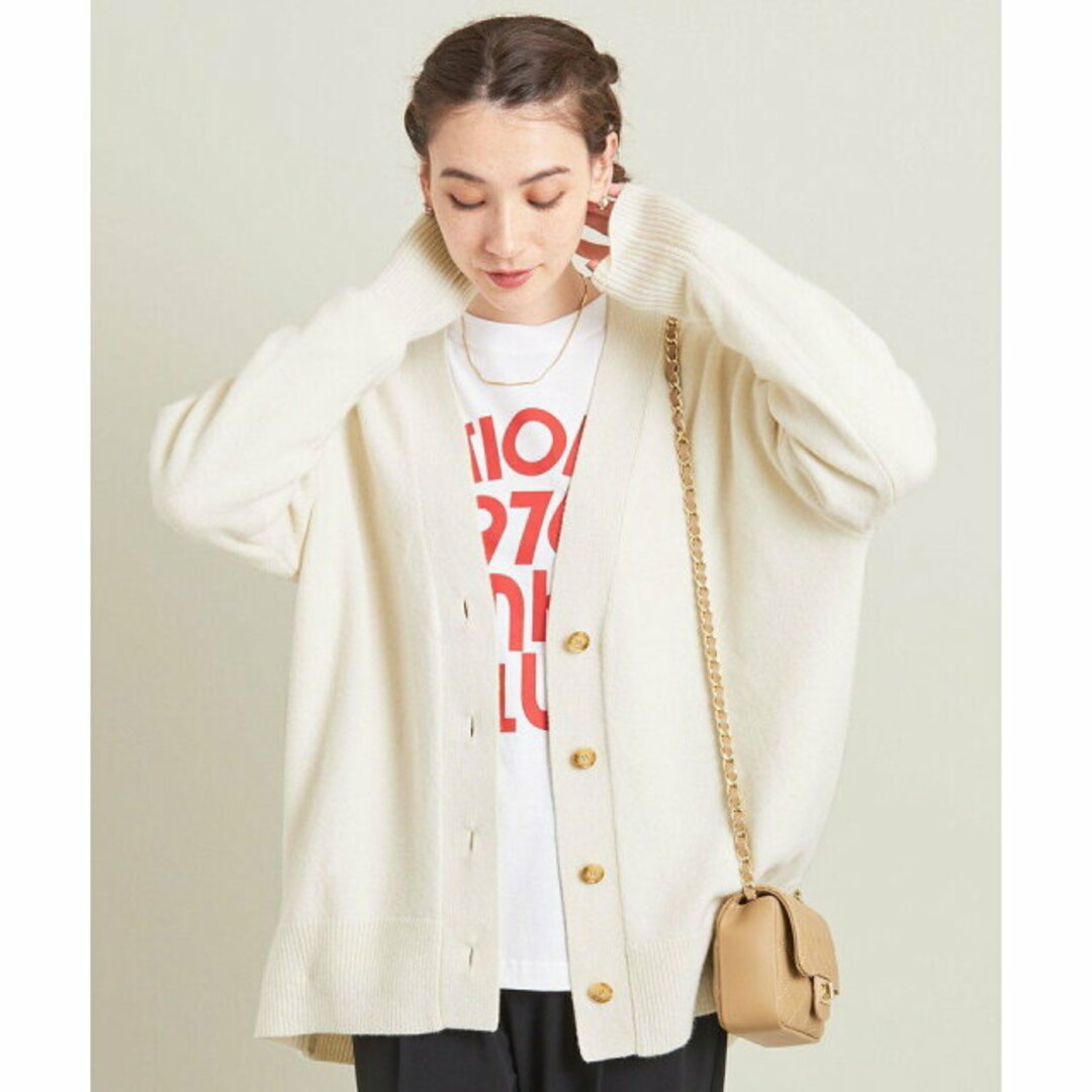 BEAUTY&YOUTH UNITED ARROWS(ビューティアンドユースユナイテッドアローズ)の【OFF WHITE】【FREE】ウールカシミヤ アクアオーバーVネックカーディガン レディースのトップス(カーディガン)の商品写真