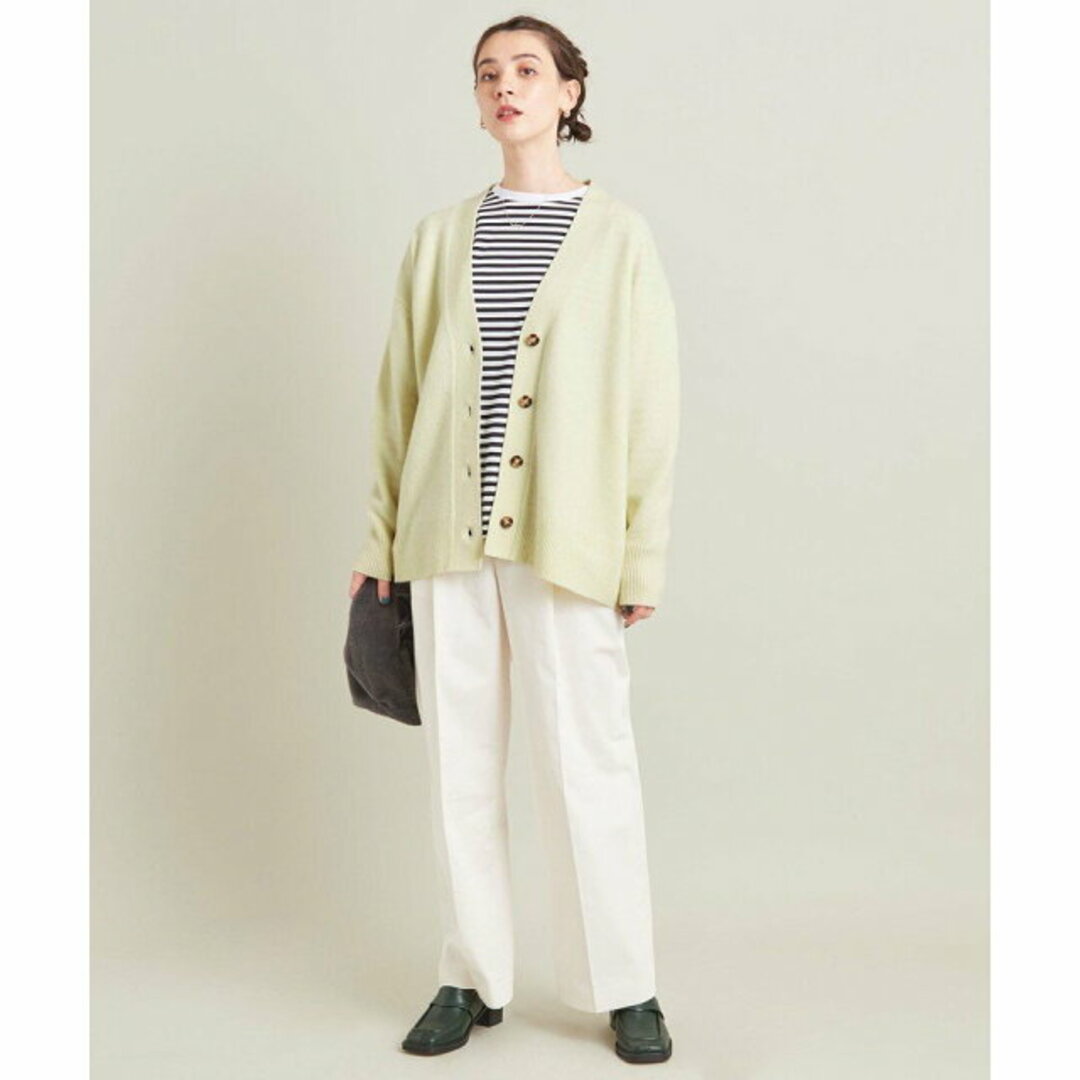 BEAUTY&YOUTH UNITED ARROWS(ビューティアンドユースユナイテッドアローズ)の【OFF WHITE】【FREE】ウールカシミヤ アクアオーバーVネックカーディガン レディースのトップス(カーディガン)の商品写真