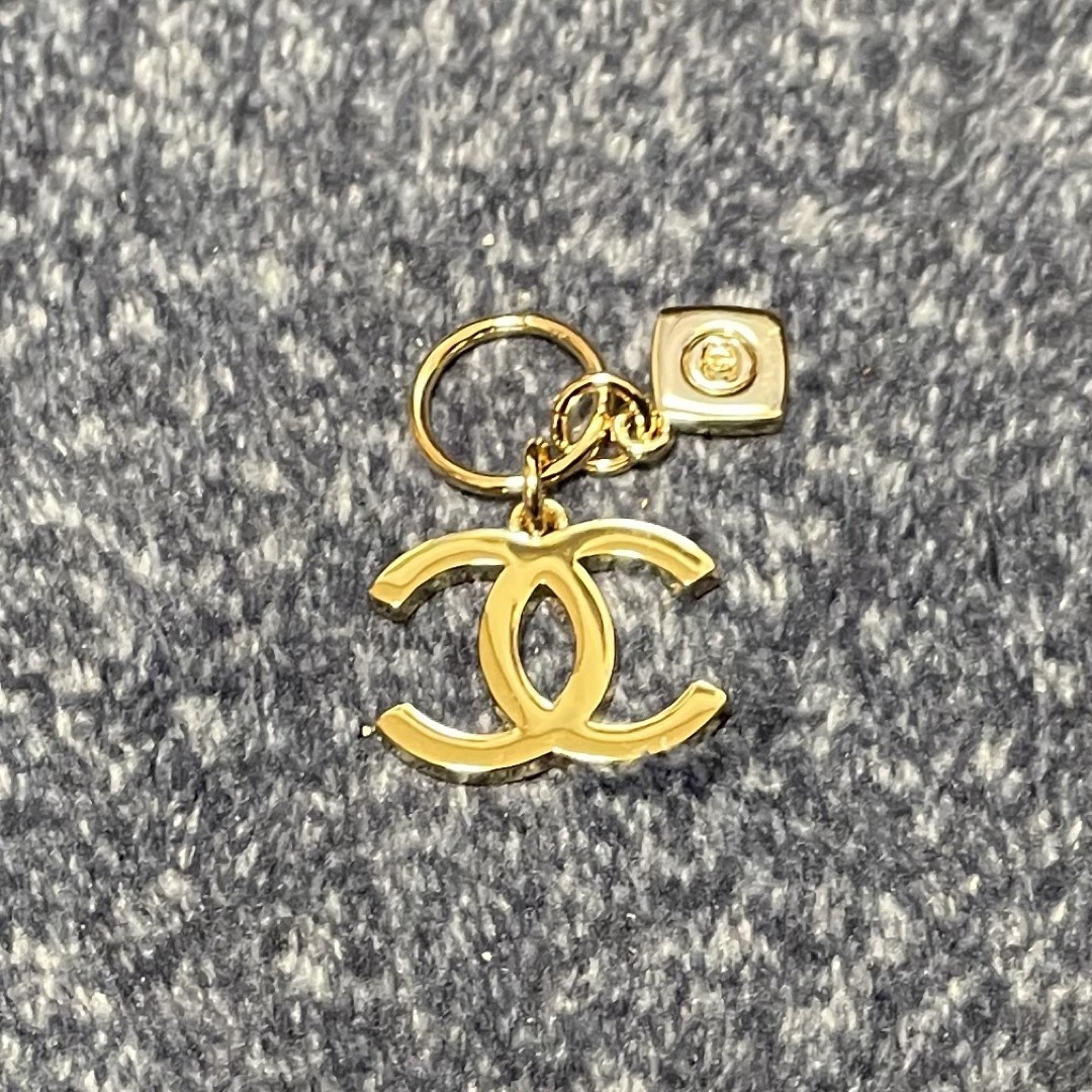 CHANEL(シャネル)のCHANEL チャーム レディースのアクセサリー(チャーム)の商品写真