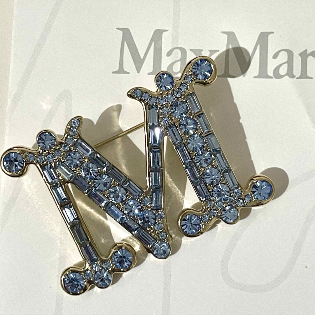 本当に素敵!Max mara クリスタル スカイブルーブローチ ポーチなし 本当に素敵!Max mara クリスタル スカイブルーブローチ ポーチなし
