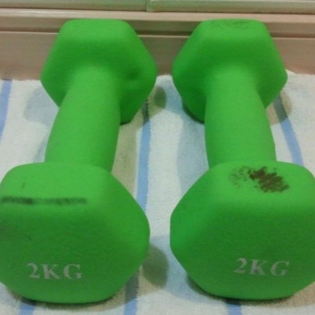  ダンベル 2kg 2個セット ソフトコーティング 2本 4kg スポーツ/アウトドアのトレーニング/エクササイズ(トレーニング用品)の商品写真