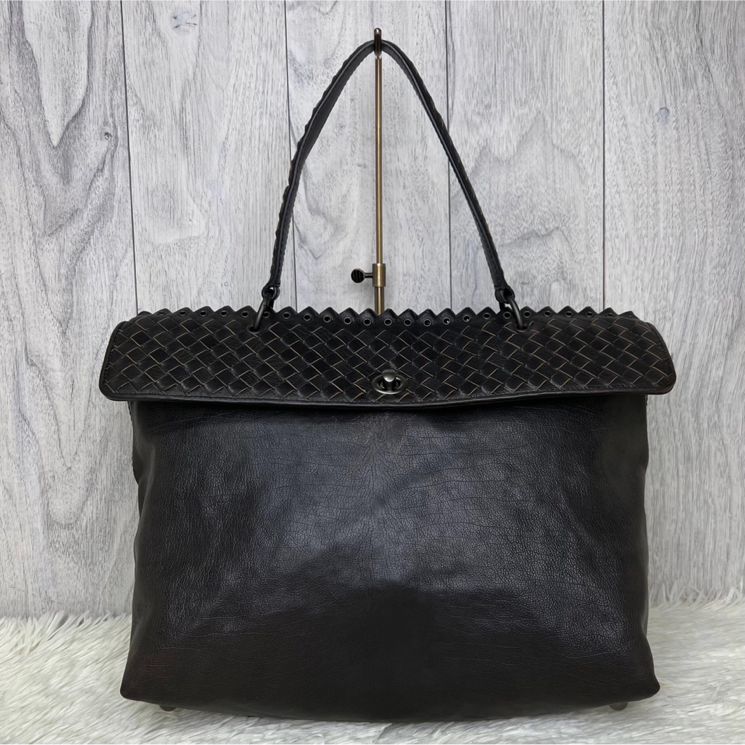 Bottega Veneta(ボッテガヴェネタ)の希少♡ターンロック♡A4可♡ボッテガヴェネタ イントレチャート ショルダーバッグ レディースのバッグ(ショルダーバッグ)の商品写真