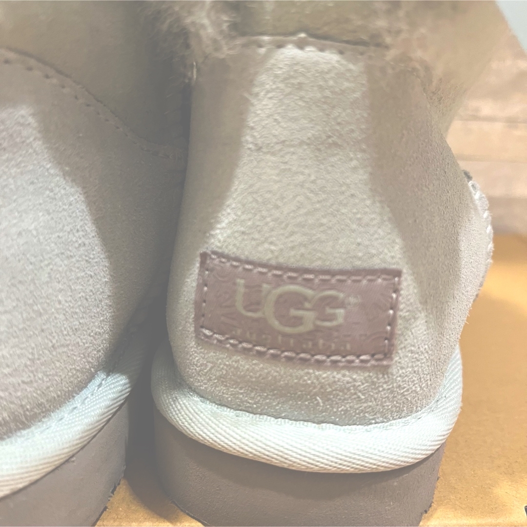 UGG(アグ)の【試着のみ】UGG ムートンブーツ　リボンブーツ　ICEカラー　ミントグリーン レディースの靴/シューズ(ブーツ)の商品写真