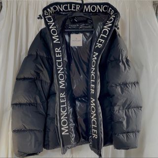 モンクレール(MONCLER)のモンクレール MONCLER  ブラックMontclaショートダウンジャケット　(ダウンジャケット)