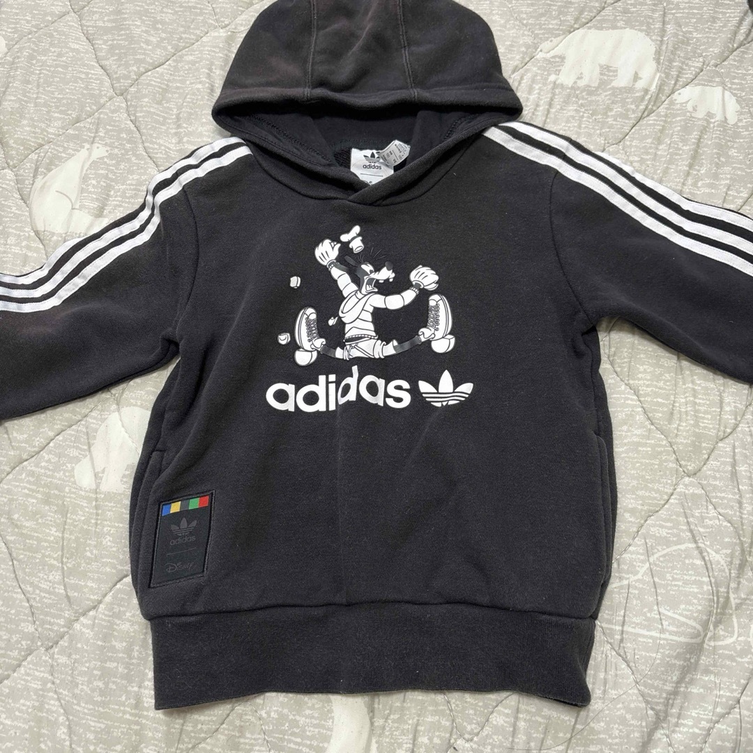 adidas(アディダス)の100cm adidas セットアップ キッズ/ベビー/マタニティのキッズ服男の子用(90cm~)(Tシャツ/カットソー)の商品写真