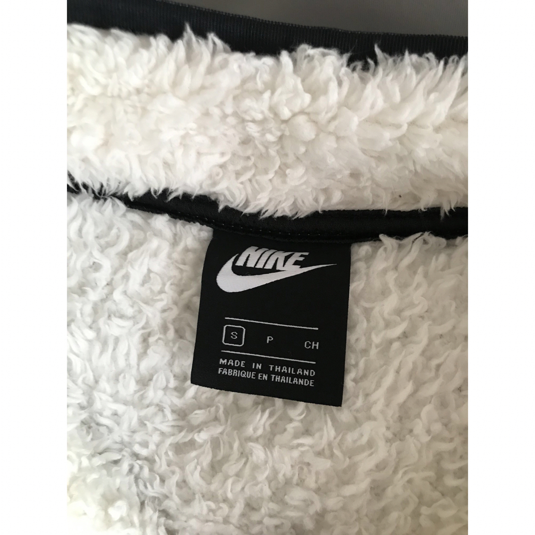 NIKE(ナイキ)のNIKE❣️引越しの為12/23まで！最終価格 レディースのジャケット/アウター(その他)の商品写真