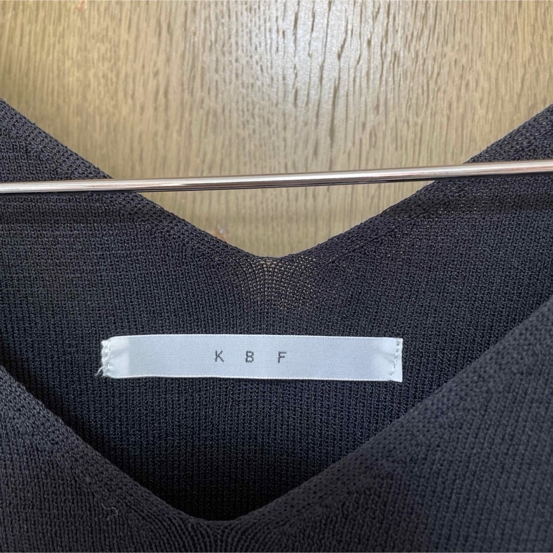 KBF(ケービーエフ)のKBFベストワンサイズfree黒 レディースのトップス(ニット/セーター)の商品写真
