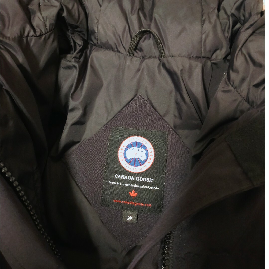 CANADA GOOSE(カナダグース)の[だいず様専用]カナダグース　マッケンジー レディースのジャケット/アウター(ダウンジャケット)の商品写真