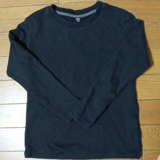 ユニクロ(UNIQLO)のユニクロ 綿100% 長袖Tシャツ 130 黒(Tシャツ/カットソー)