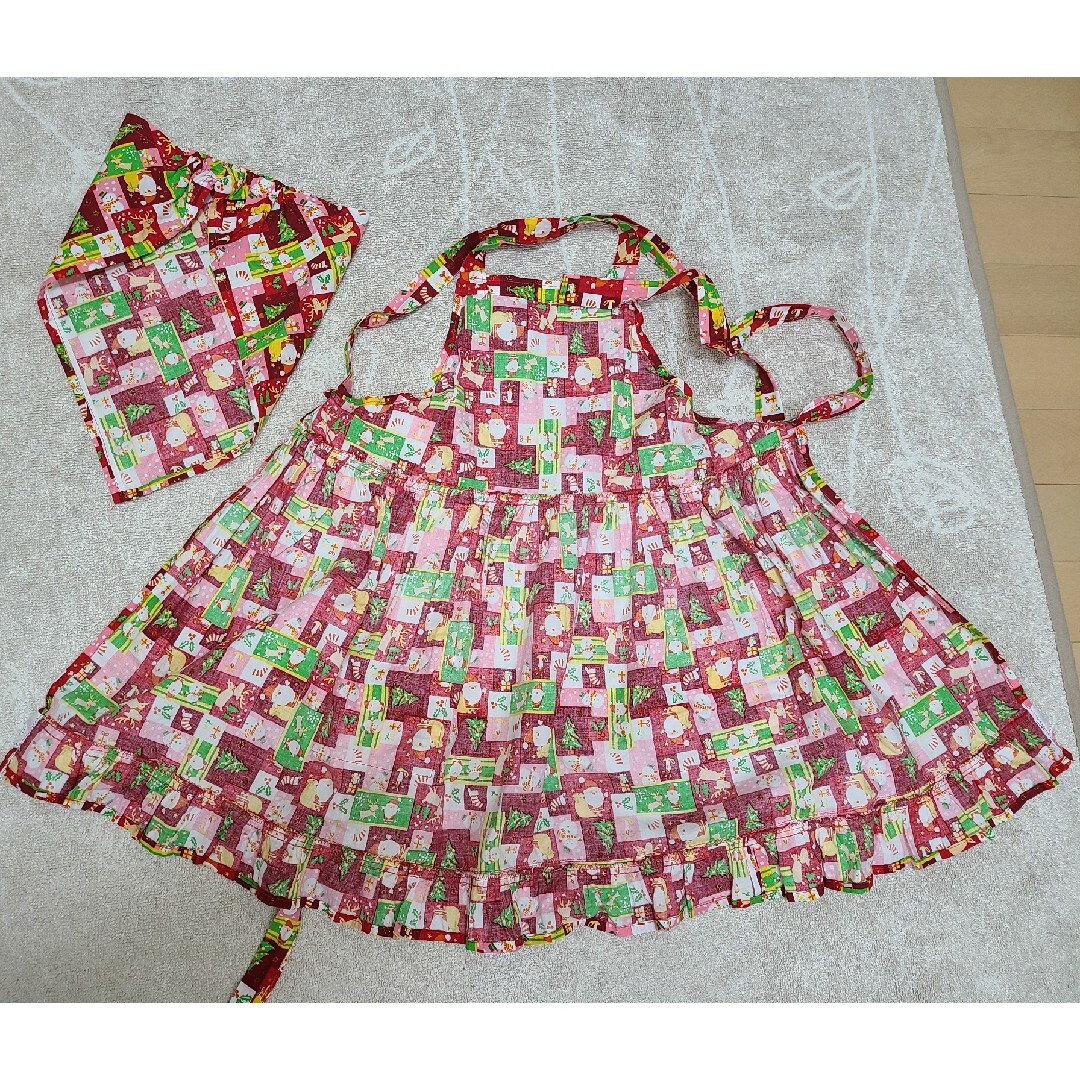 エプロン 女の子　キッズ　クリスマス　サンタクロース　ハンドメイド キッズ/ベビー/マタニティのキッズ服女の子用(90cm~)(その他)の商品写真