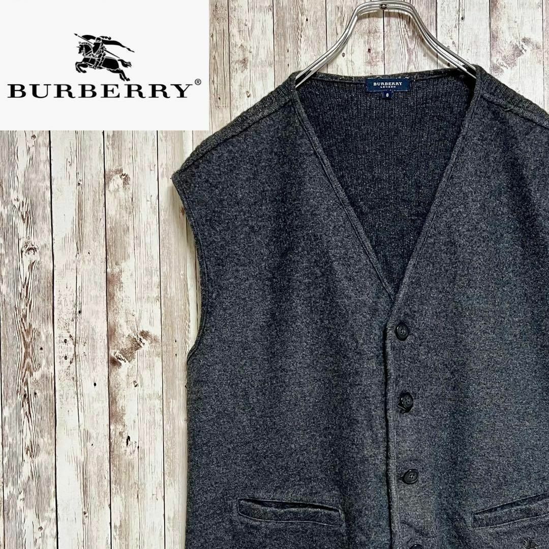 BURBERRY(バーバリー)のBurberry バーバリーベスト　ワンポイントロゴ　予備ボタン付き　M メンズのトップス(ベスト)の商品写真