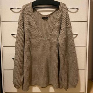 ダブルクローゼット(w closet)のwcloset ダブルクローゼット　ベージュ　ブラウン　ニット　Vネック(ニット/セーター)