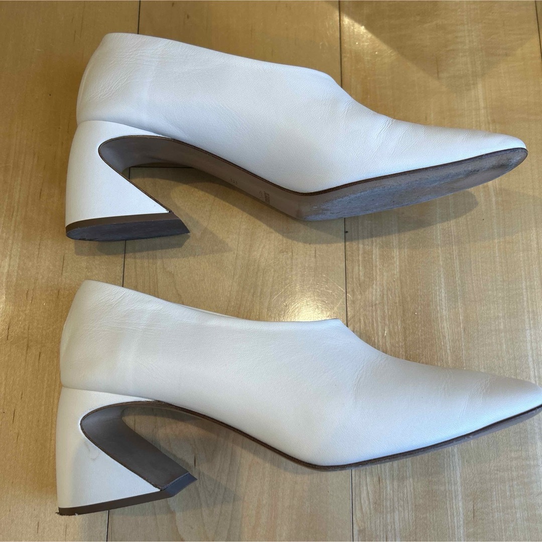 Jil Sander(ジルサンダー)の美品　JIL SUNDER パンプス　39 レディースの靴/シューズ(ハイヒール/パンプス)の商品写真