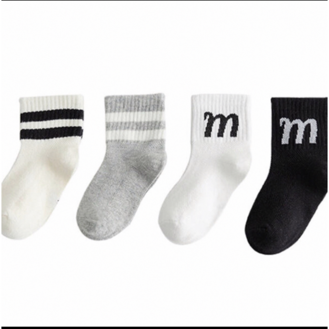 ENDO SOCKS  Mロゴボーダーラインデザインの子供靴下4点セット キッズ/ベビー/マタニティのこども用ファッション小物(靴下/タイツ)の商品写真