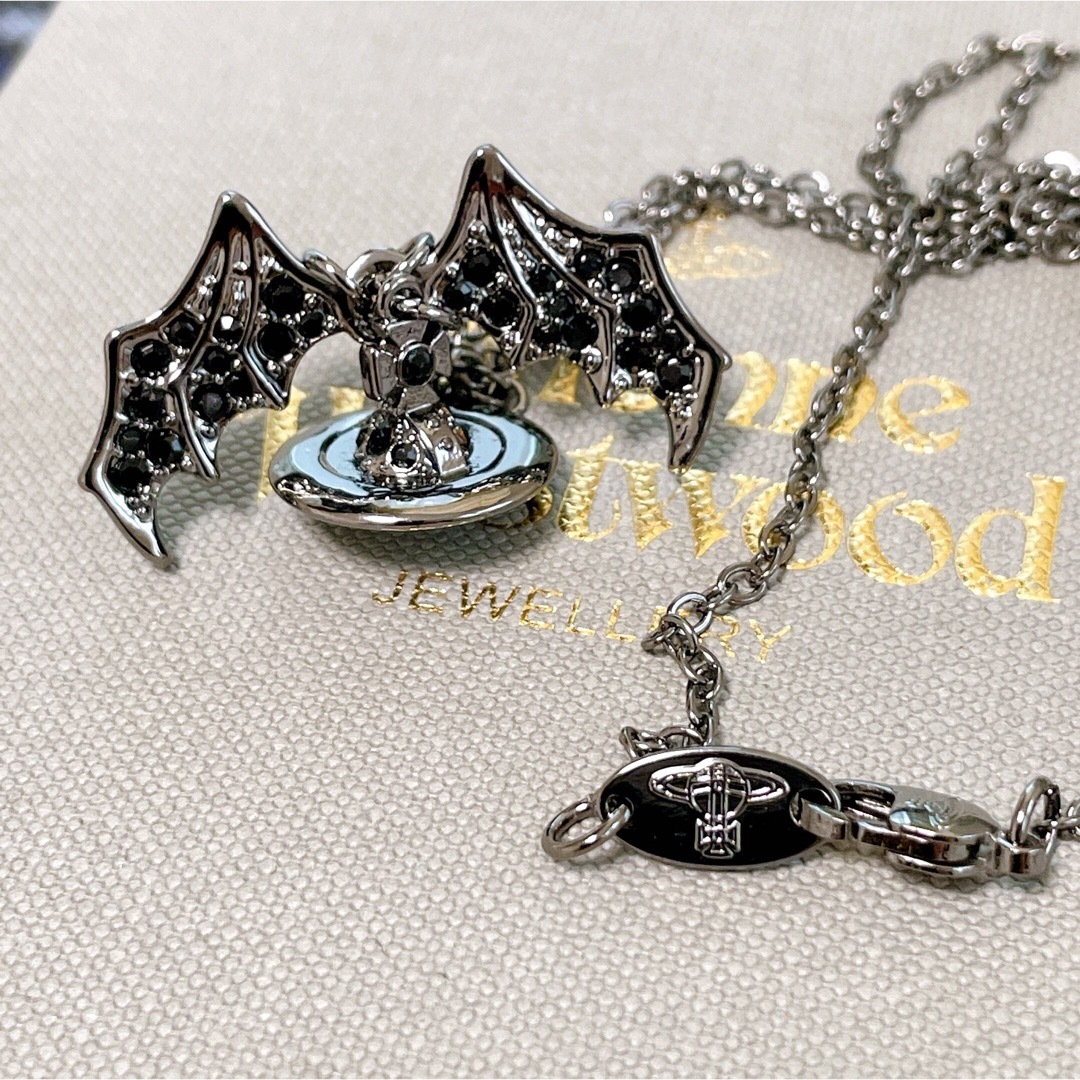 Vivienne Westwood(ヴィヴィアンウエストウッド)のヴィヴィアン コウモリ ネックレス レディースのアクセサリー(ネックレス)の商品写真